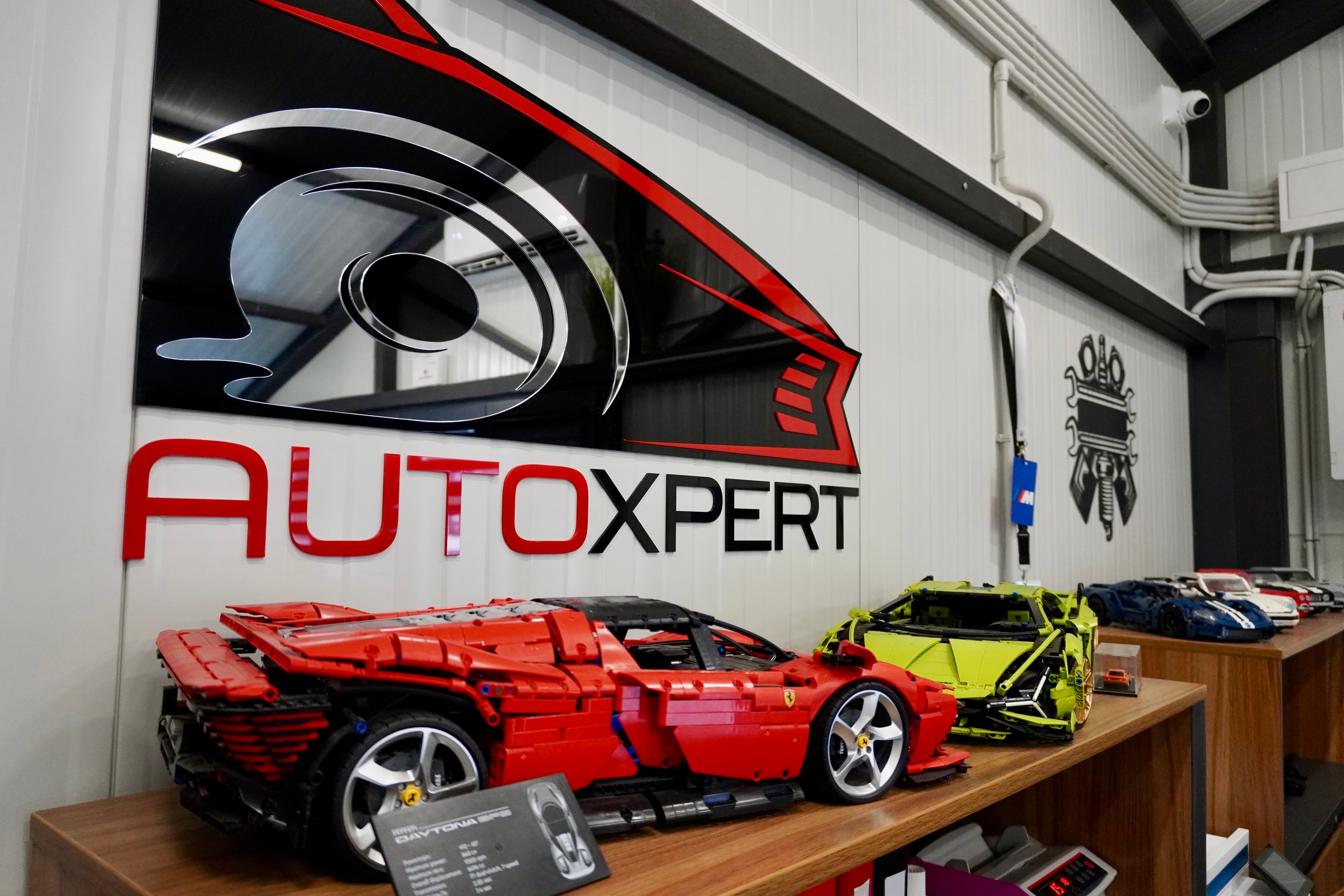 Комфортна лаунж зона в AutoXpert – снимка 3